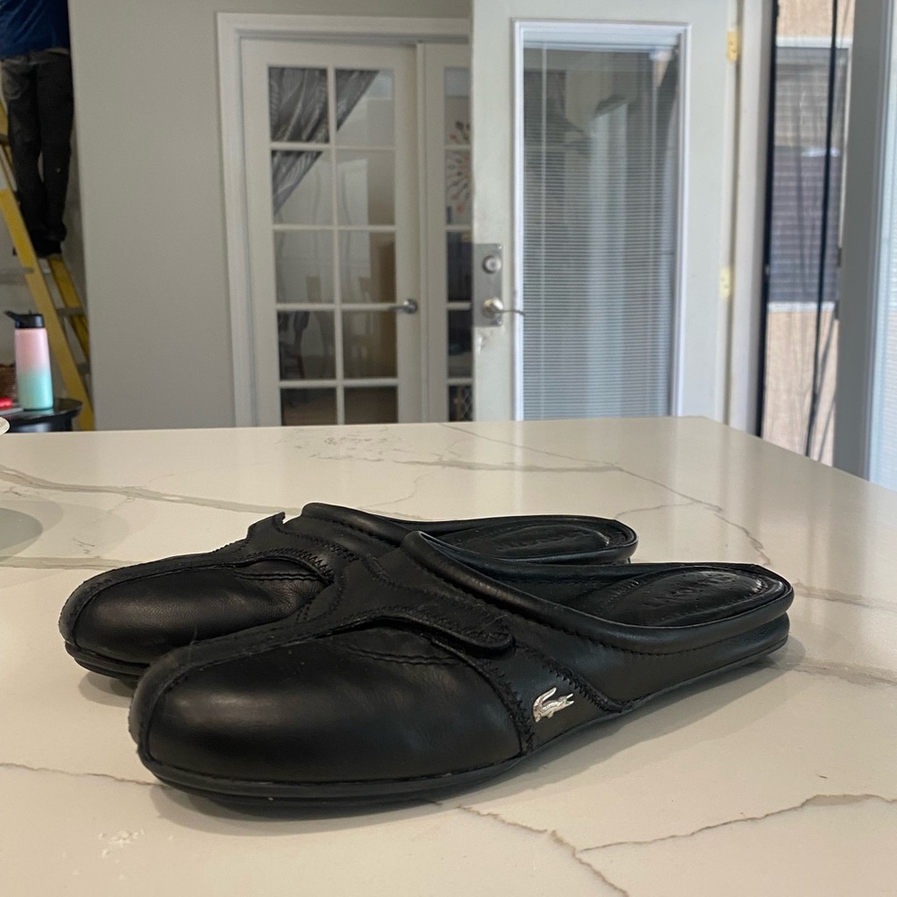 Lacoste woman’s Black Leather Loafers size 6
